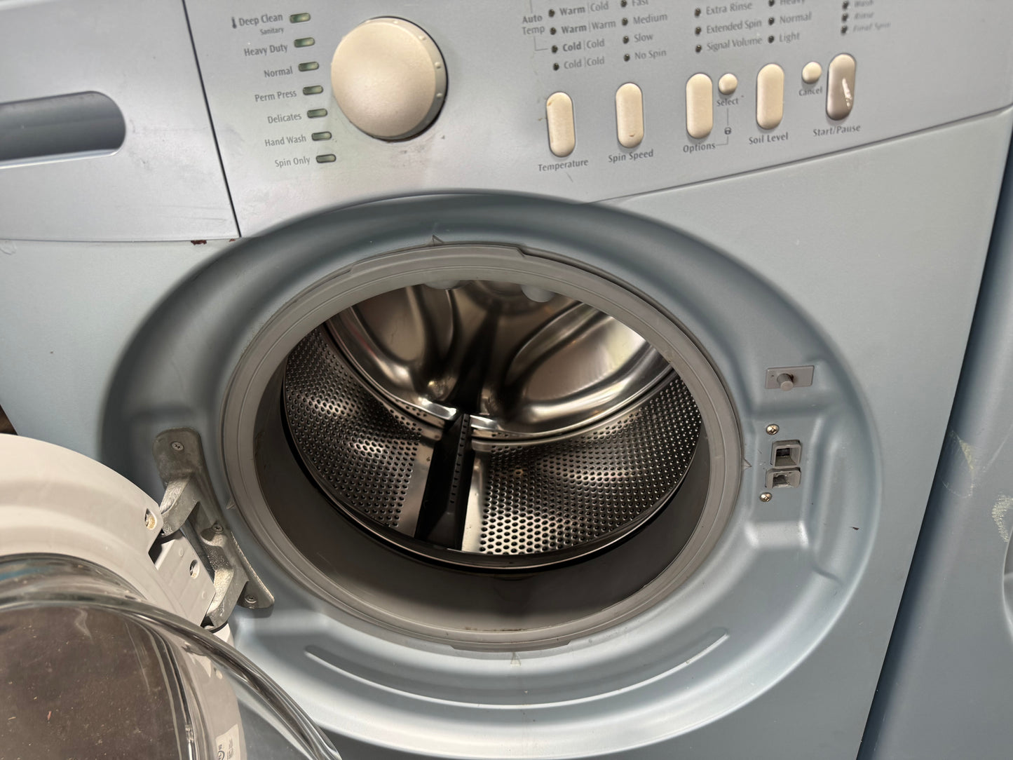 Frigidaire affinity front load washer dryer $600