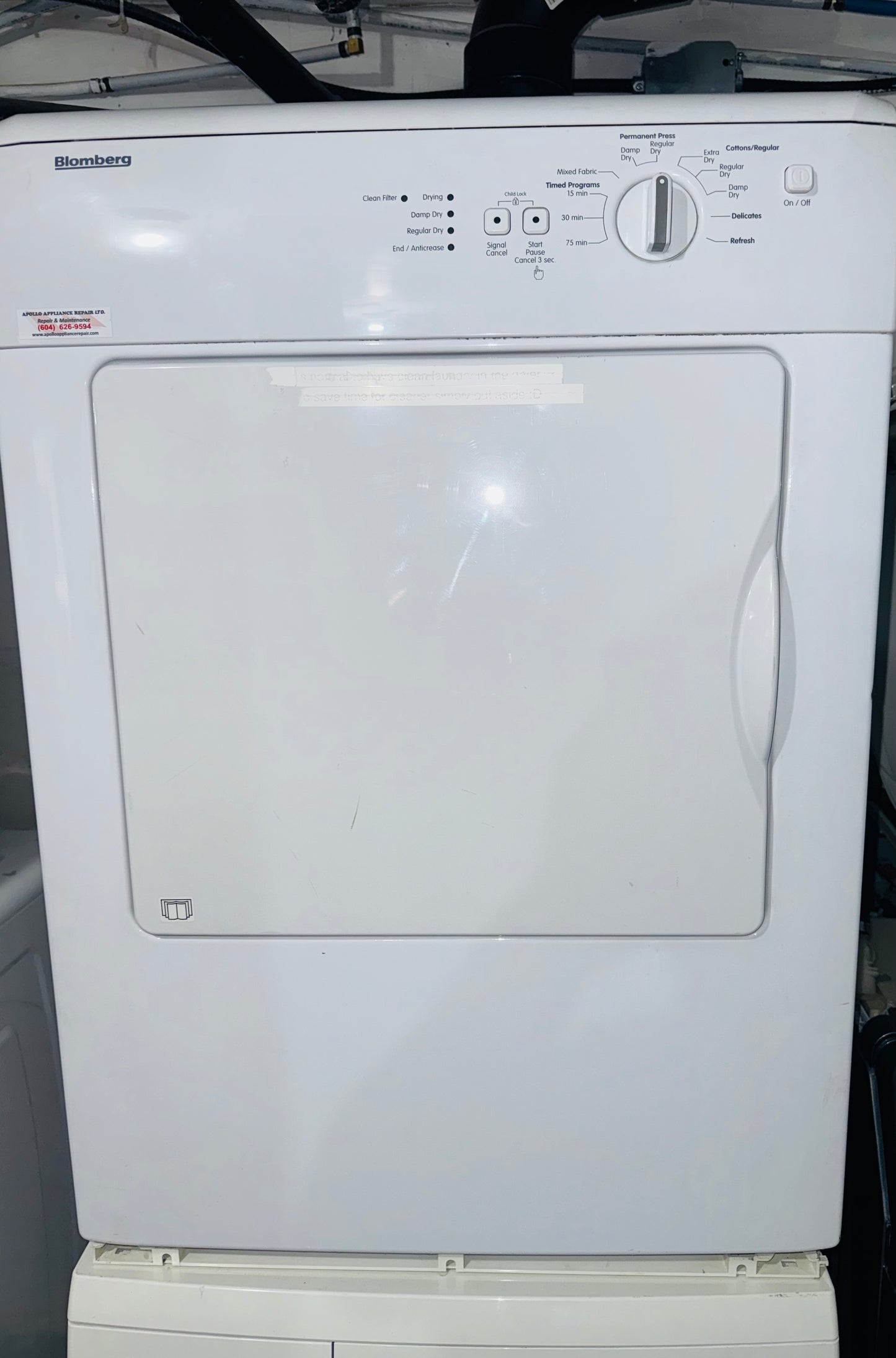 Bosch washer Blomberg dryer stackable $600