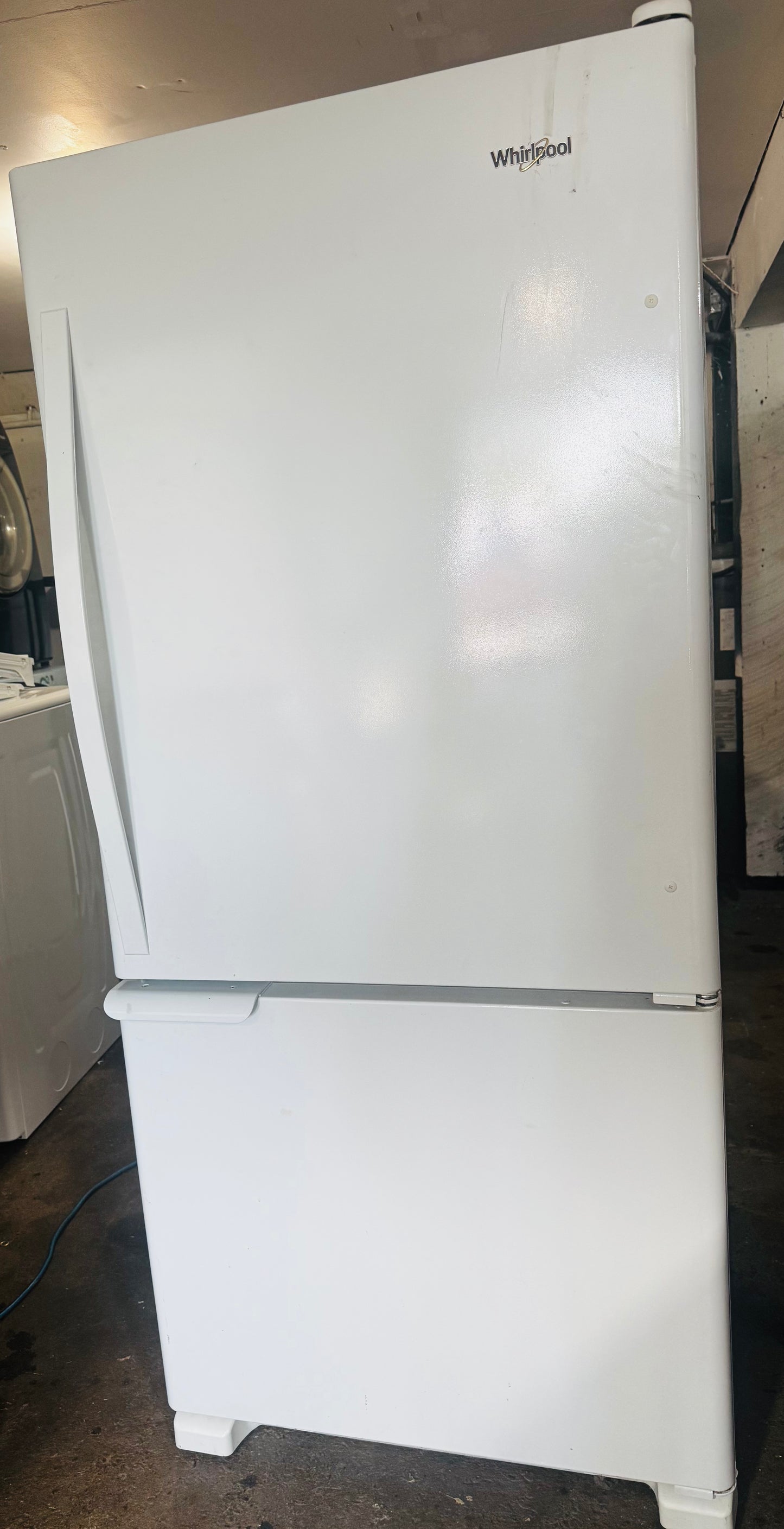 Whirlpool bottom freezer fridge $300