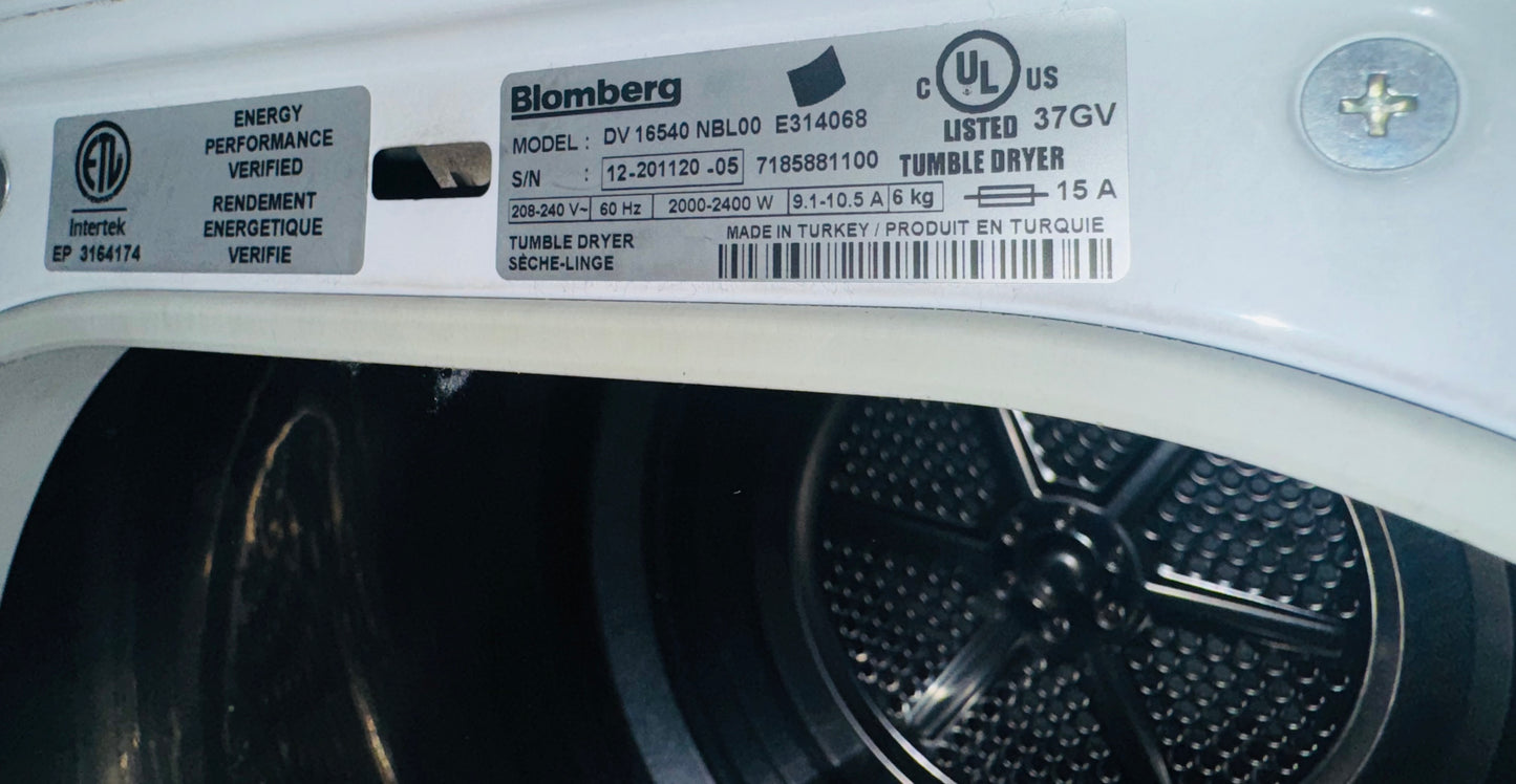 Bosch washer Blomberg dryer stackable $600